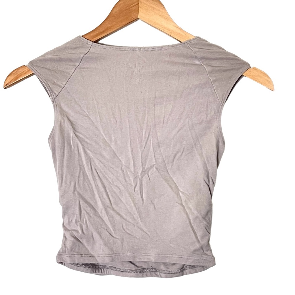 Hollister | Beige ruched v-neck short sleeve crop top size extra small - Picture 5 of 8